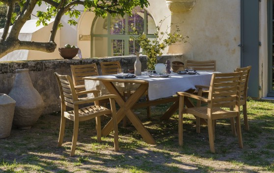 Slow Living Outdoors: Four Settings in Southern France