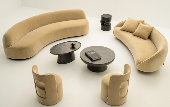 Sand & Metal: On Comfort and Resistance