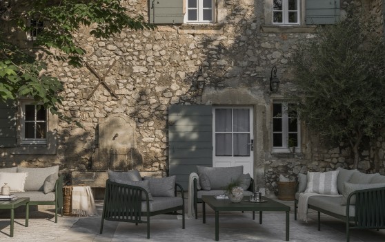 Green at Home: From Moss Velvet to Eucalyptus Glaze