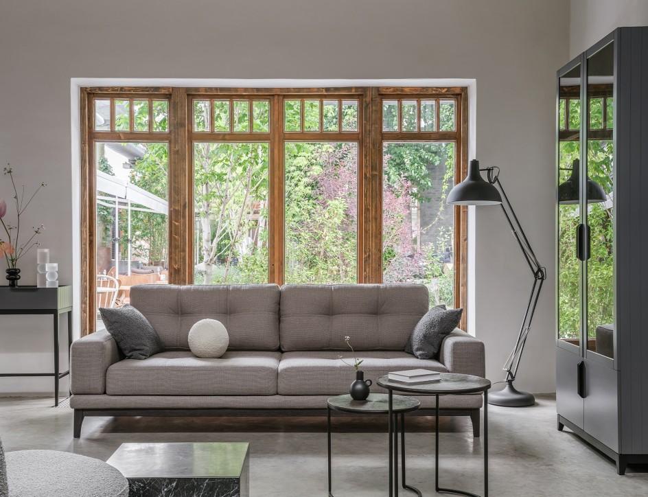 Foster: Mid-century Made Modern