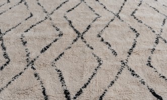 Vasu Rug 200x300 cm (black pattern)