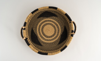 Small Woven Tray Black/Natural Triangles