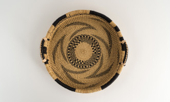 Small Woven Tray Black/Natural Zigzag