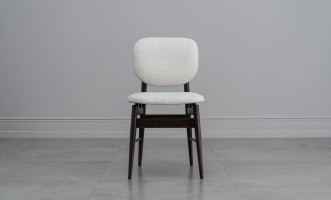 Milton Chair (Fabric: SOFT ROCK 102 MUSLIN (Cat. 3))