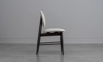 Milton Chair (Fabric: SOFT ROCK 102 MUSLIN (Cat. 3))