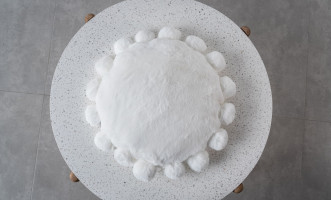Cushion Round with Pompones
