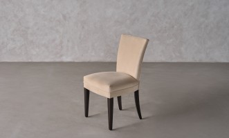 Queens Chair (Fabric: Plushery 05 Sesame (Cat. 3))
