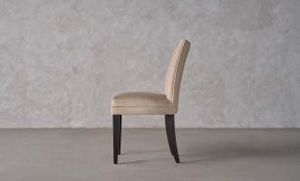 Queens Chair (Fabric: Plushery 05 Sesame (Cat. 3))