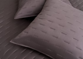 Cloud Bedspread Plum Kitten 260x240 cm