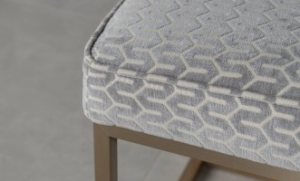 Cubo Banquette 160 cm with center leg (Fabric: ART-DECO SOHO Col. SILVER (Cat. 3))