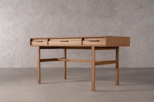 JP Line 6.0 Desk Light Finish