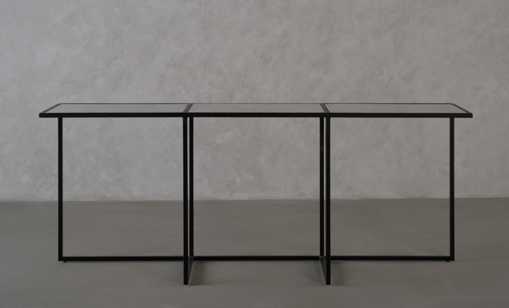 Kazuno Console Table