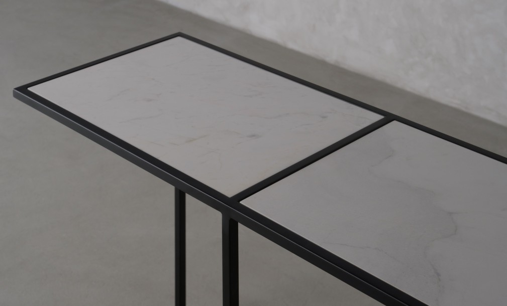 Kazuno Console Table