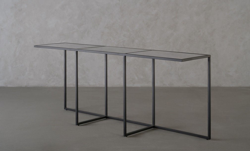 Kazuno Console Table