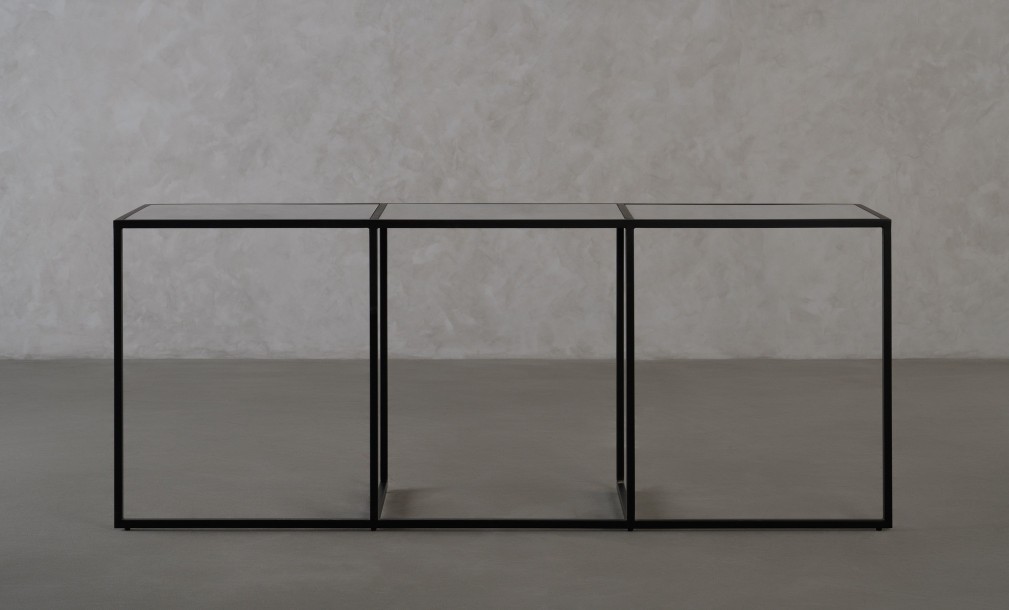 Kazuno Console Table