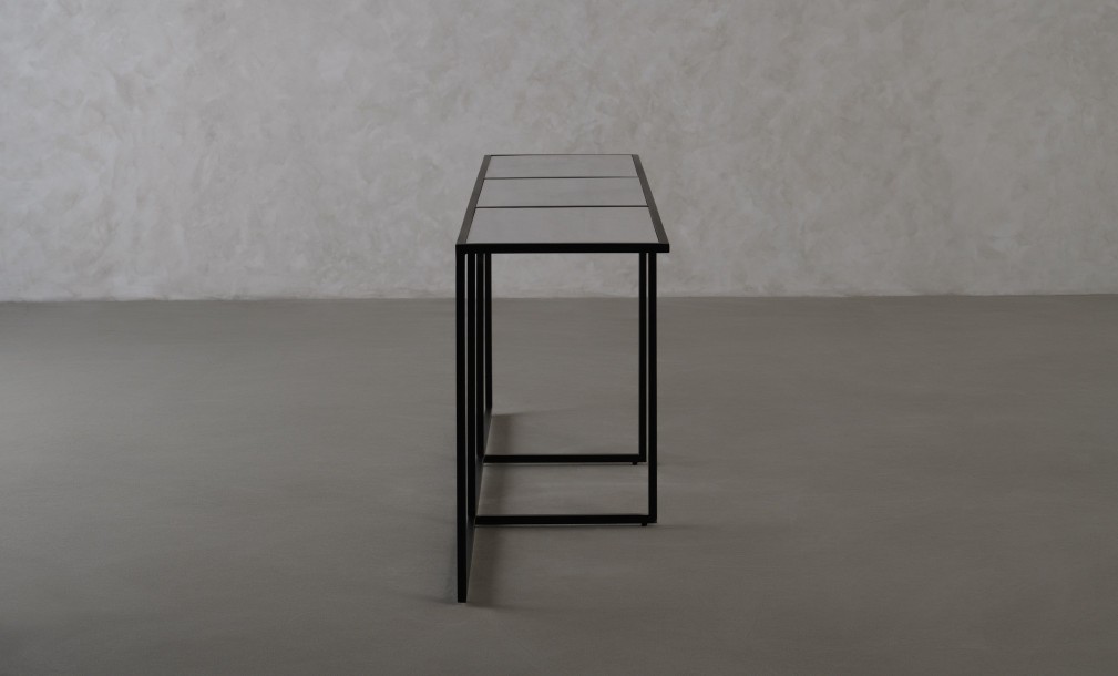 Kazuno Console Table
