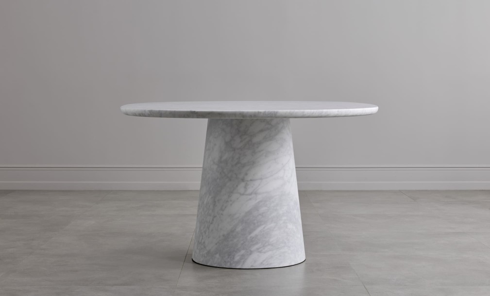 Uno Carrara oval dining table M