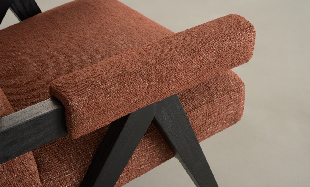 Bowie Armchair (Fabric Lola 501)