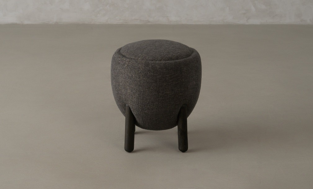 Tommy Ottoman (Fabric Lola 455)