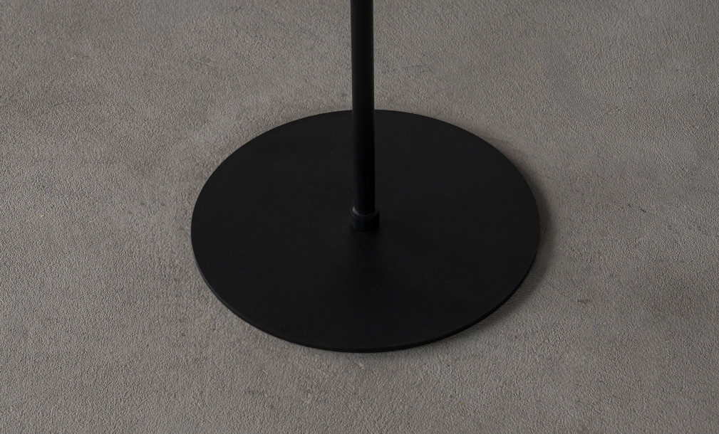 Oket Floor Lamp (Matt Black)