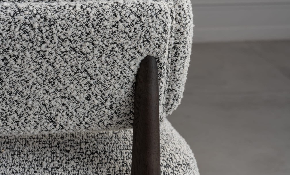 Lauren Armchair (A3111 col 9A)