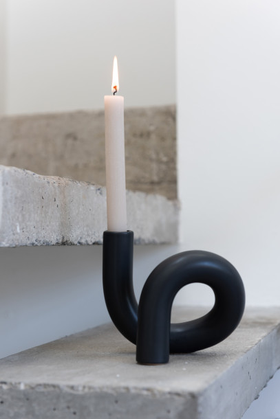 Torsion Candle Holder Black