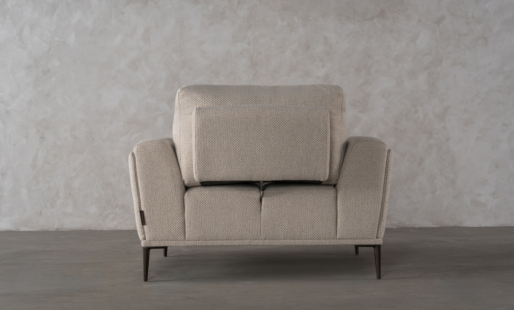 Calgary Armchair (fabric FH7A)