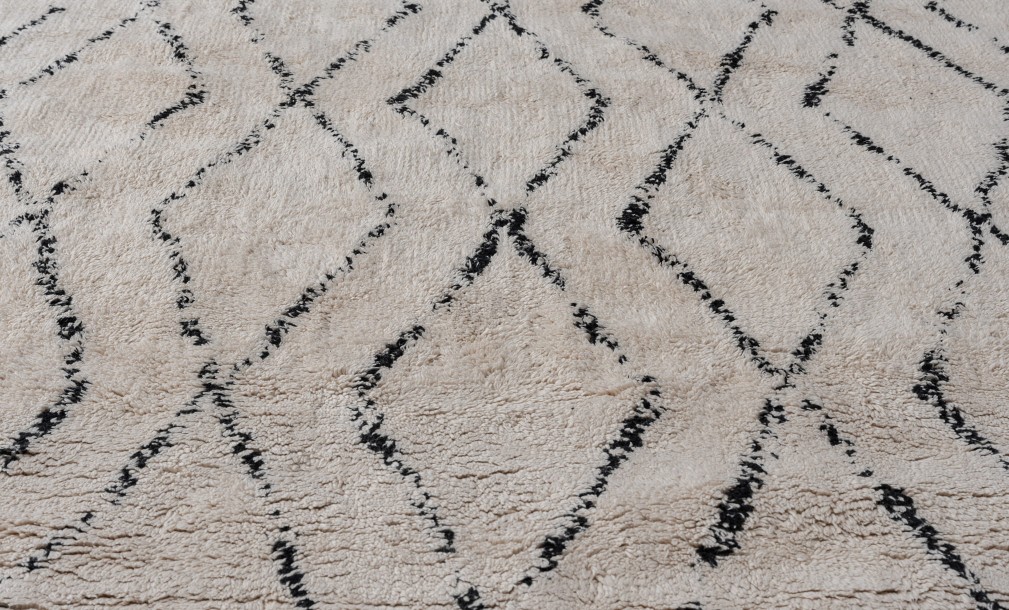 Vasu Rug 160x230 cm (black pattern)