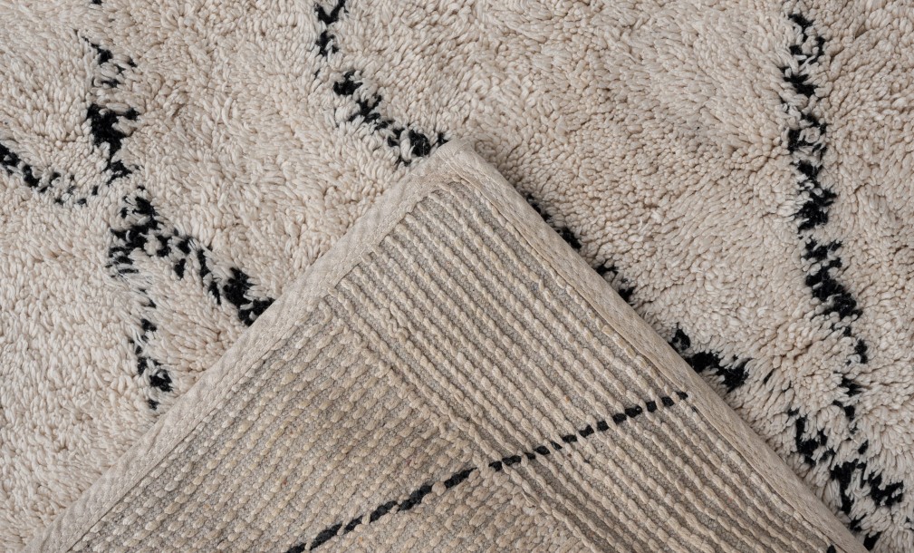 Vasu Rug 160x230 cm (black pattern)