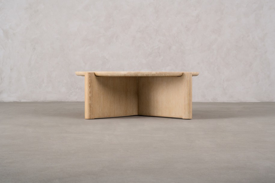 Pebble Coffee Table L Stone top D110