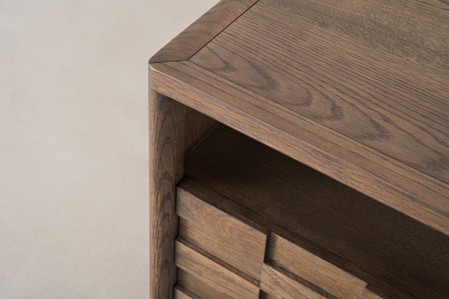 Textures Low Media Console