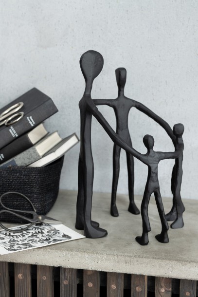 Figure Family Circle Black (22x21x31cm)