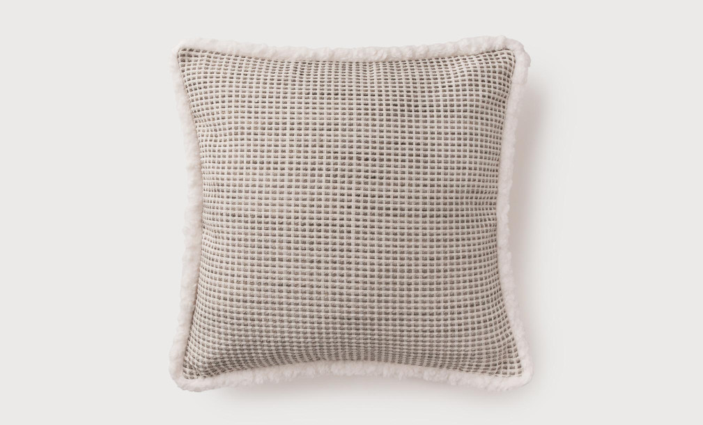 Milla Cushion