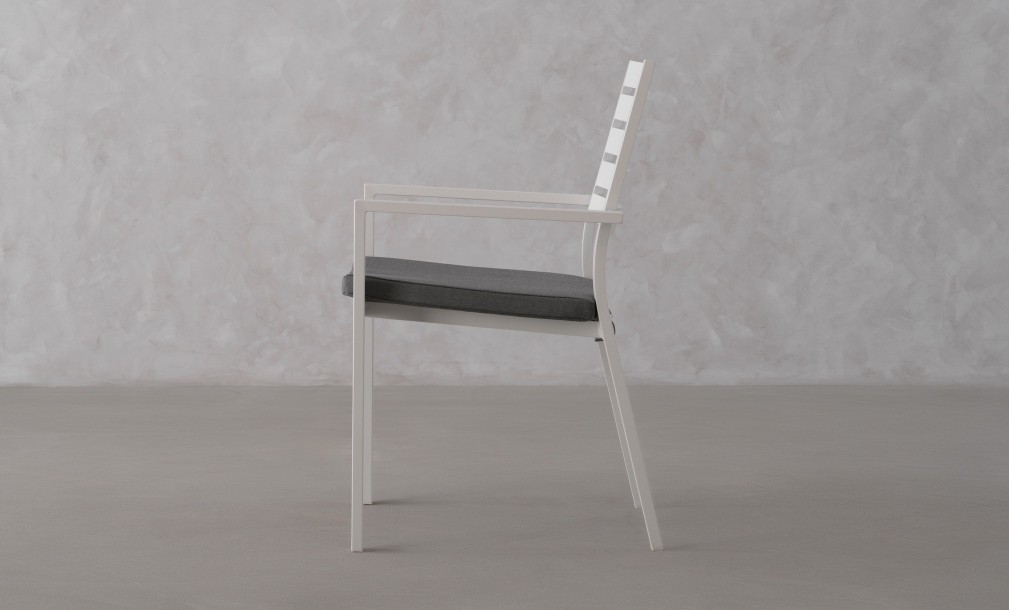 Commet Chair With Cushion White