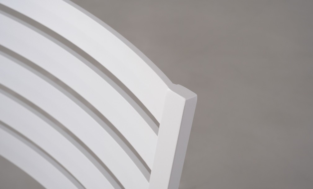 Commet Chair With Cushion White