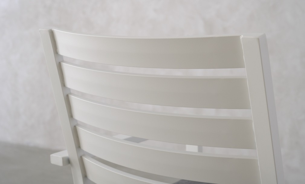 Commet Chair With Cushion White