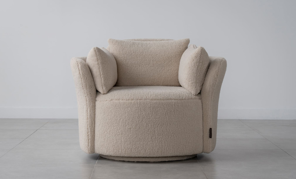 Lulu L Swivel Armchair (Plush)