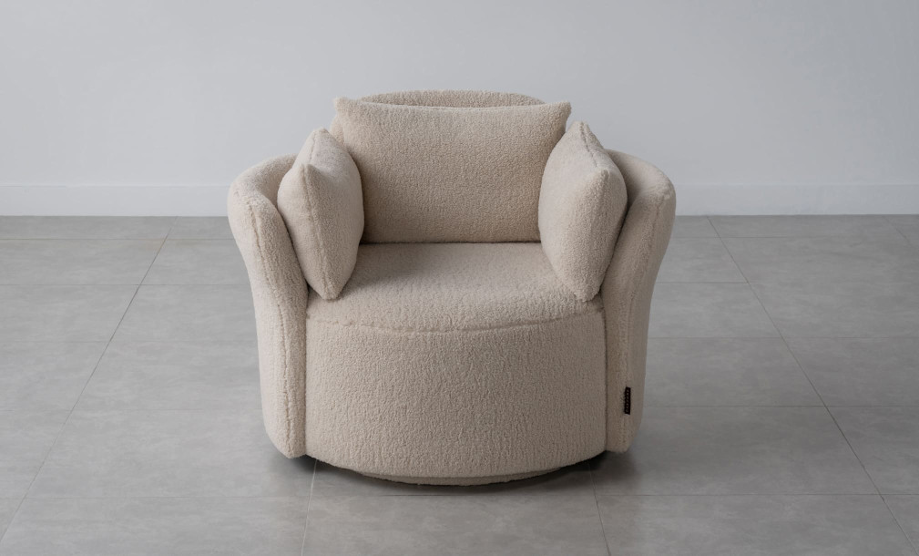 Lulu L Swivel Armchair (Plush)