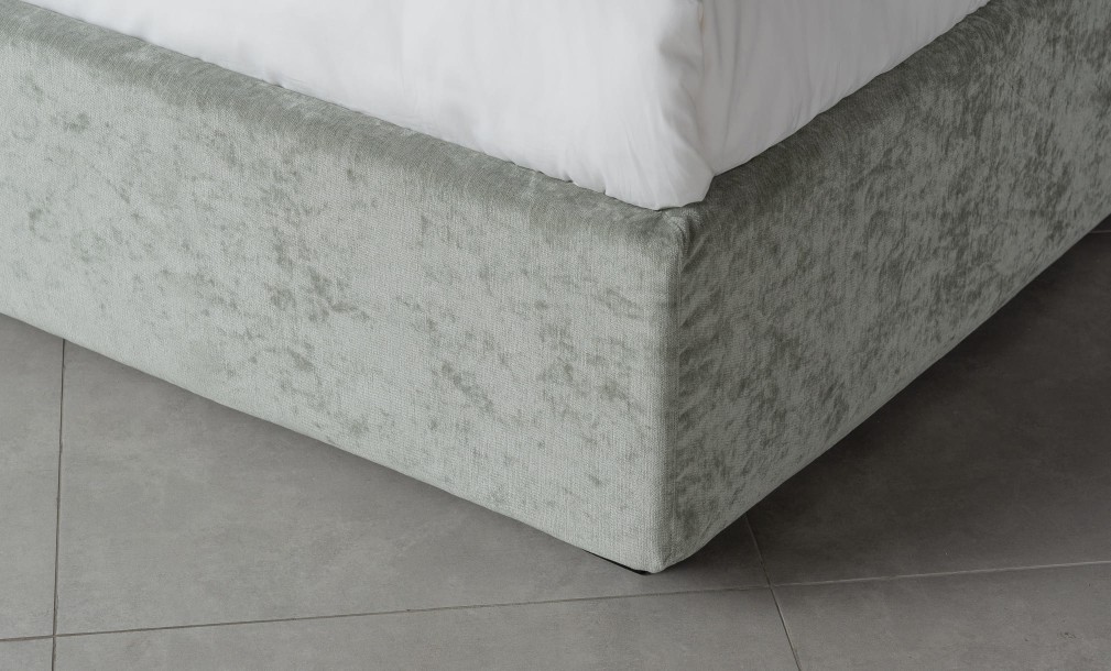 Newberry Stripes (Vertical) Bed 90x200 cm (Fabric: Plushery 40 Powder (Cat. 3))