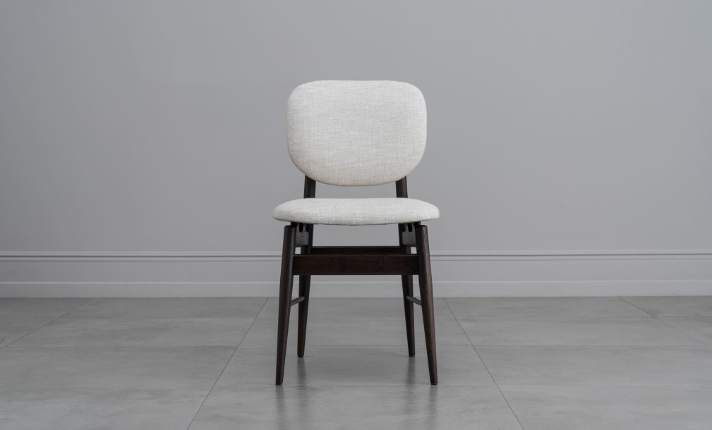 Milton Chair (Fabric: SOFT ROCK 102 MUSLIN (Cat. 3))