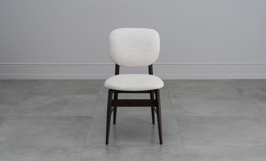 Milton Chair (Fabric: SOFT ROCK 102 MUSLIN (Cat. 3))