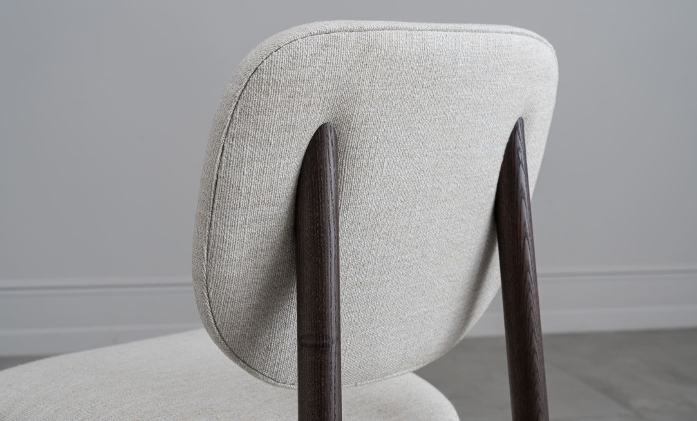 Milton Chair (Fabric: SOFT ROCK 102 MUSLIN (Cat. 3))