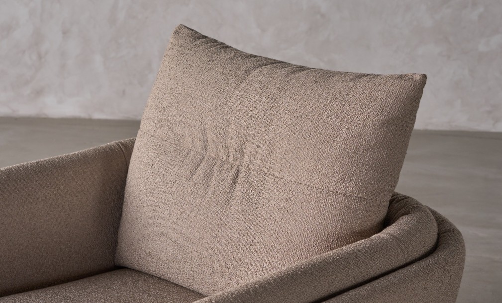 Como Armchair Small (Fabric:  OSCAR PLAIN col.04 Beige)