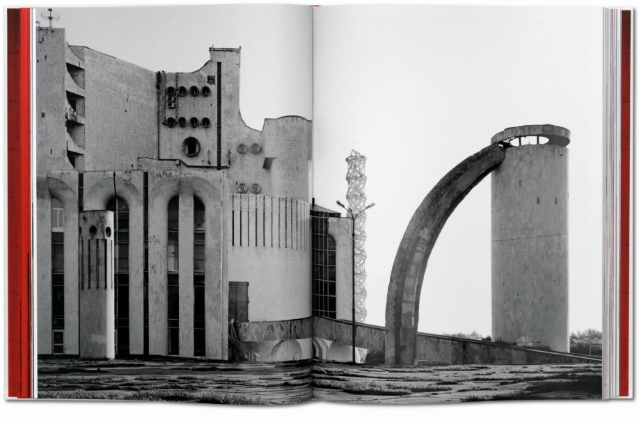 Frederic Chaubin. CCCP. Cosmic Communist Constructions Photographed