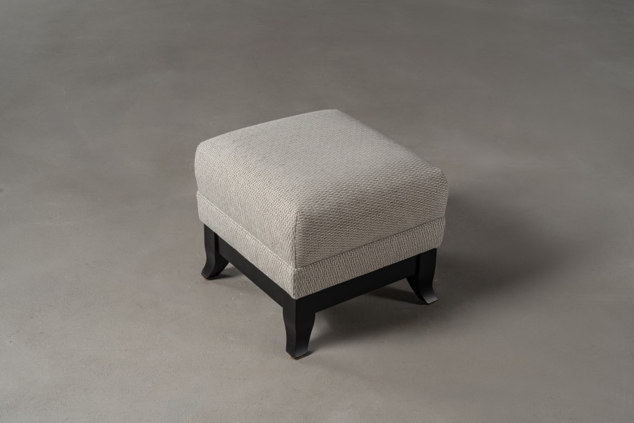 Plymouth Pouf (Fabric: VIOLA PLAIN GREY (Cat. 3))