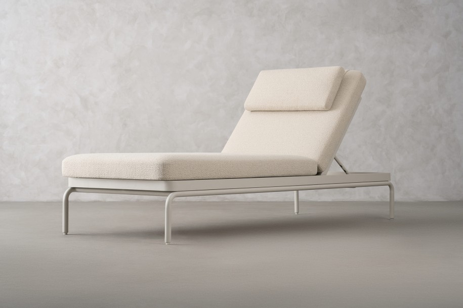 Taormina Light Outdoor Sunlounger Haze Sandy