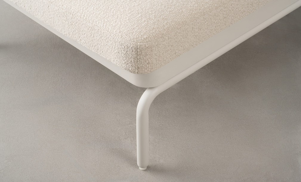 Taormina Light Outdoor Sunlounger Haze Sandy