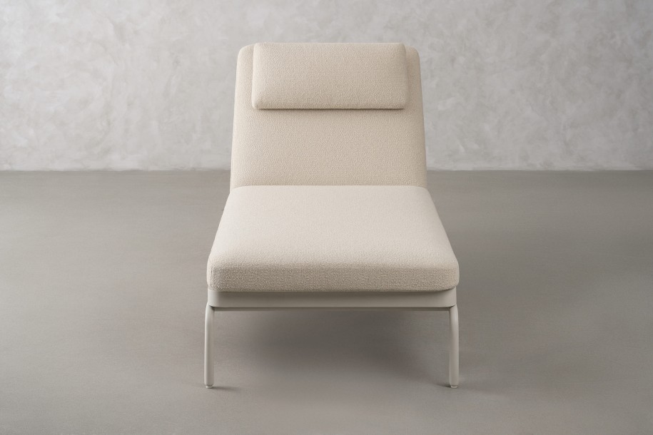 Taormina Light Outdoor Sunlounger Haze Sandy