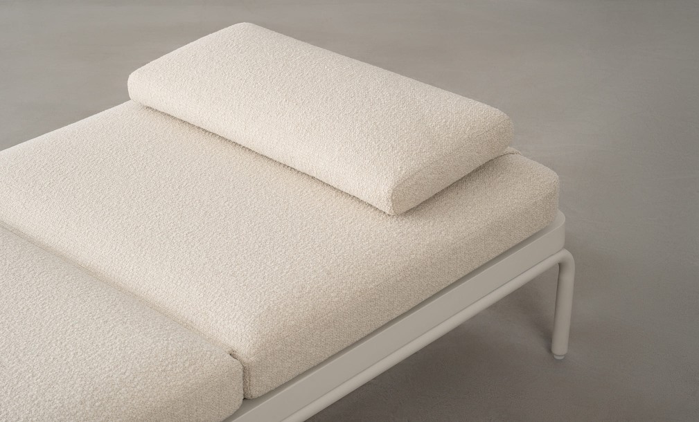 Taormina Light Outdoor Sunlounger Haze Sandy