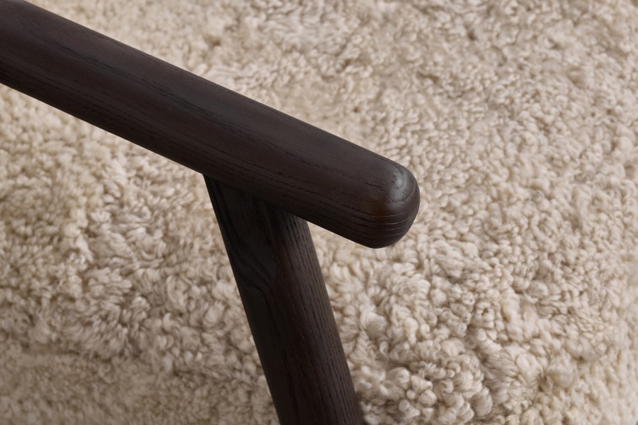 Nur Chair Sheepskin